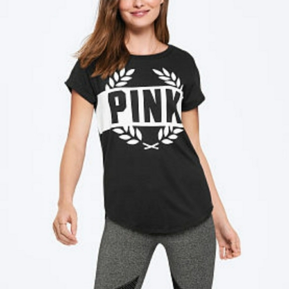 PINK VS TEE SIZE XS + PINK VS SHORT SIZE 4 (BUNDLE) - Picture 2 of 9